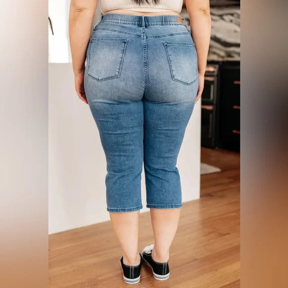 NWT Judy Blue High Rise Cool Denim Pull On Capri Jeans - Picture 7 of 15